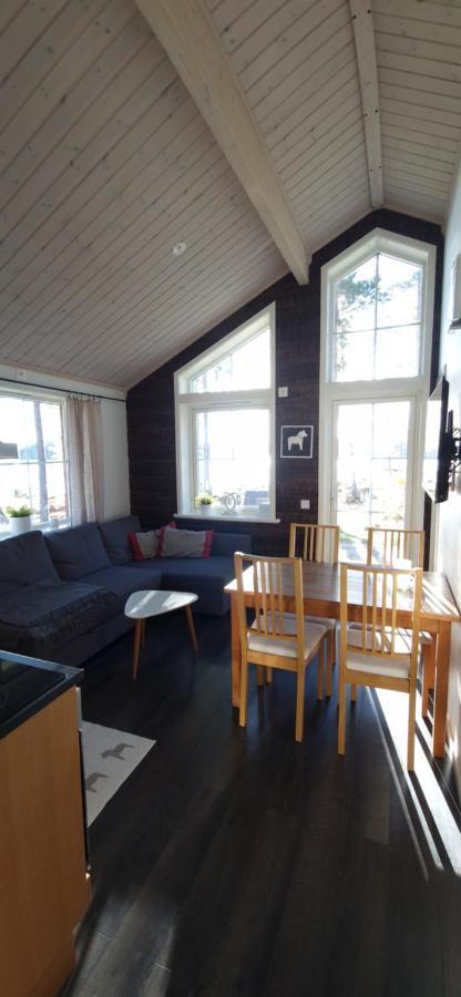 Lakeside Log Cabin Fraemby Udde Falun Exterior photo